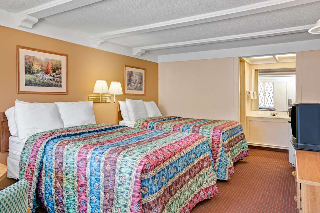 Knights Inn Charleston West Virginia Δωμάτιο φωτογραφία