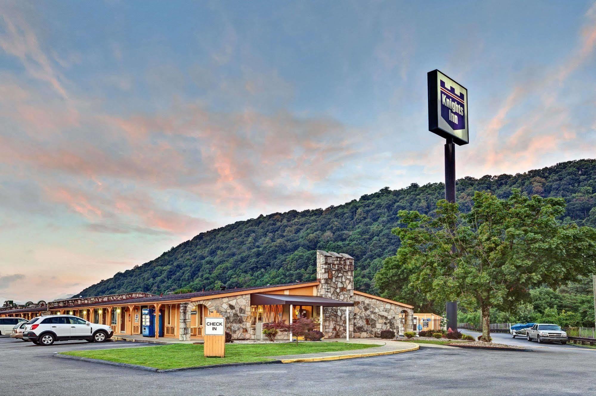 Knights Inn Charleston West Virginia Εξωτερικό φωτογραφία