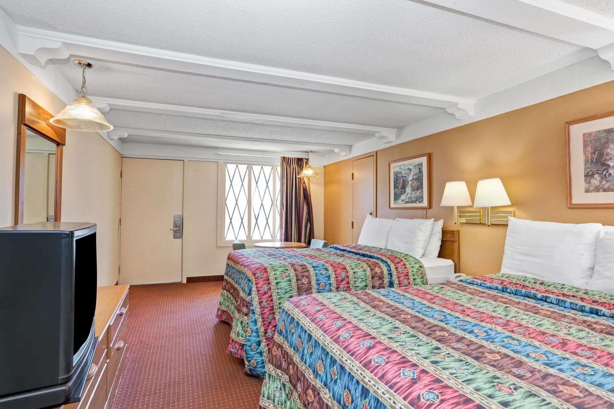 Knights Inn Charleston West Virginia Εξωτερικό φωτογραφία